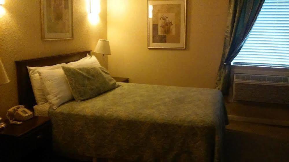 Athens Hotel & Suites Х'юстон Екстер'єр фото